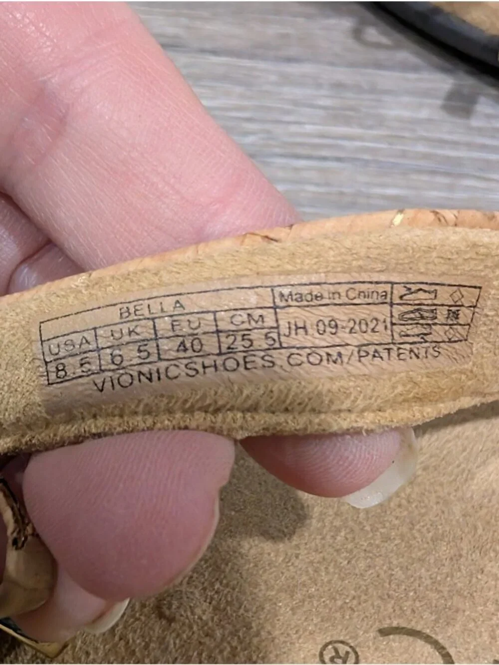 Vionic Bella II Gold Cork Toe-Post Flip Flop Sandals Womens 8.5 Orthotic Comfort